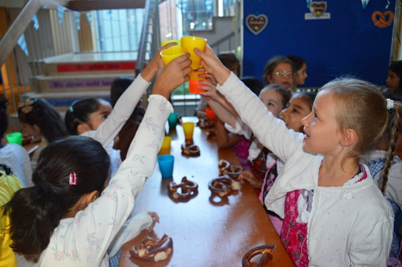 Mini-Oktoberfest Mini-Oktoberfest