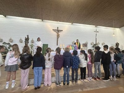 Gemeinsam ins neue Schuljahr gestartet – Anfangsgottesdienst in St. Franziska Romana