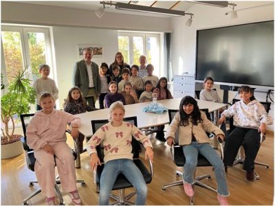 Die 4. Klasse besucht die Stadtverwaltung Garching